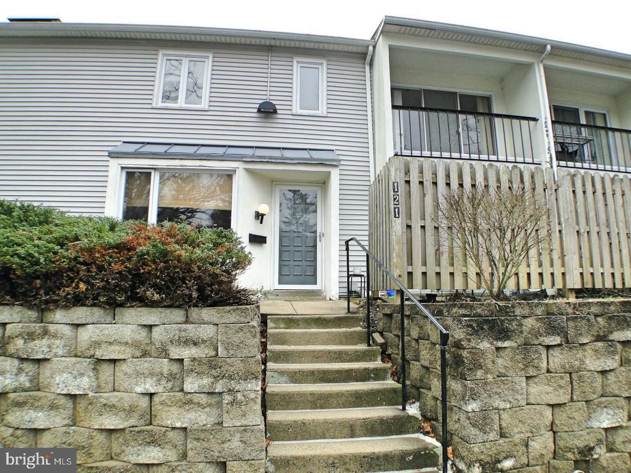121 Chelsea Circle - Photo 1