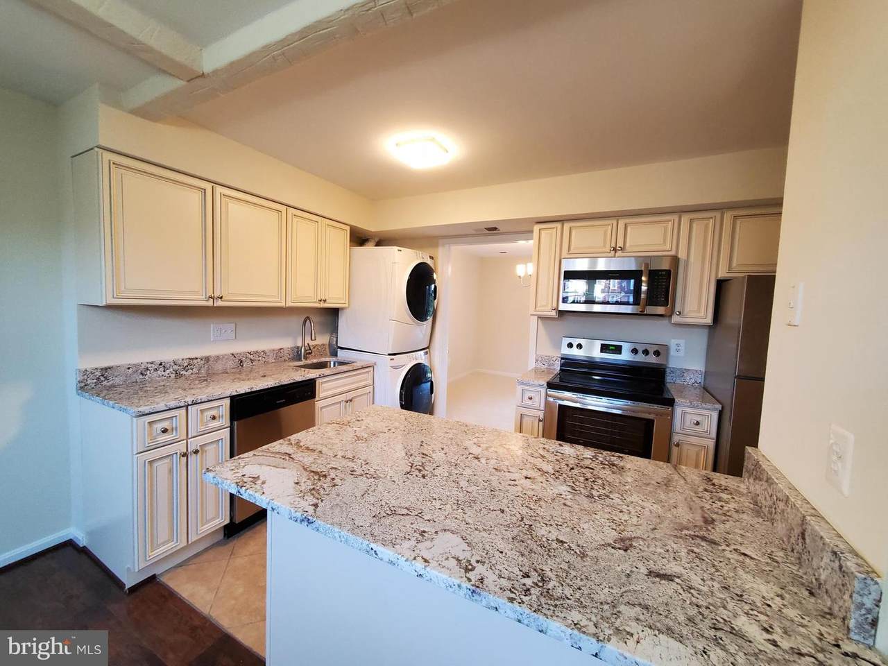 1043-A Margate Court - Photo 1