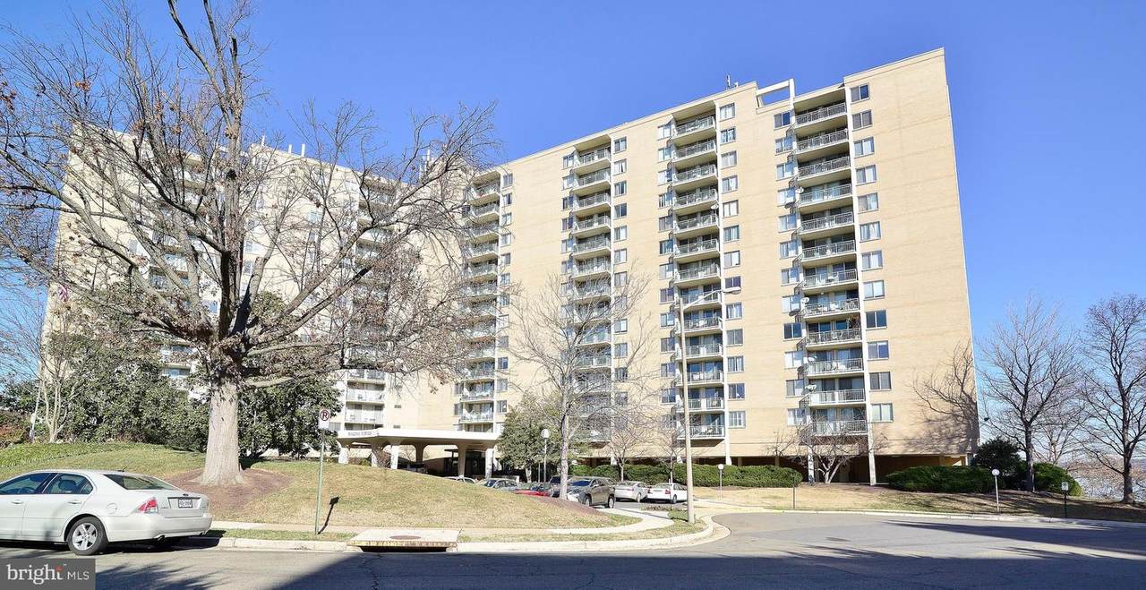 501 Slaters Lane - Photo 1