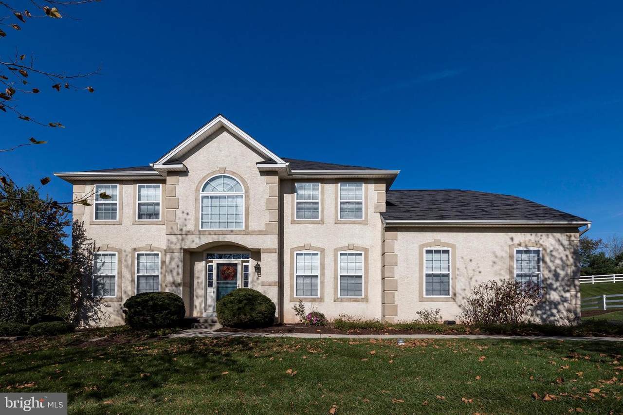 184 Bradford Drive - Photo 1