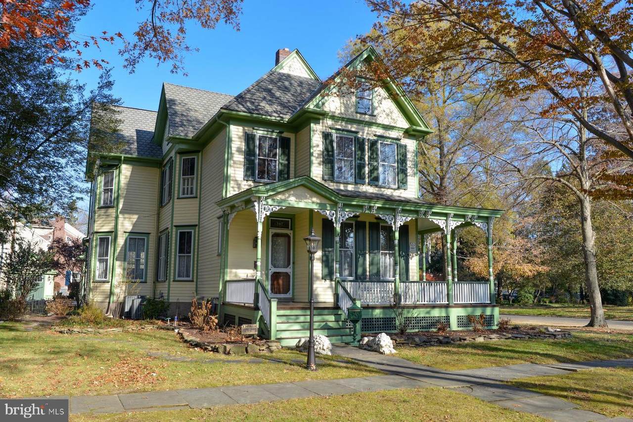207 Willow Street - Photo 1