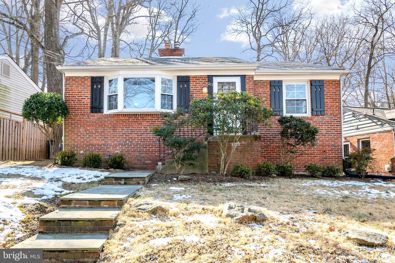 211 Whitmoor Terrace - Photo 1