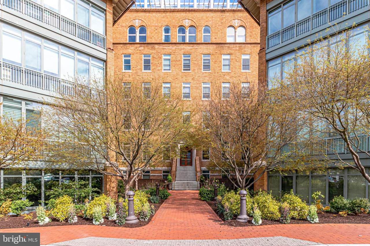 2425 L Street - Photo 1