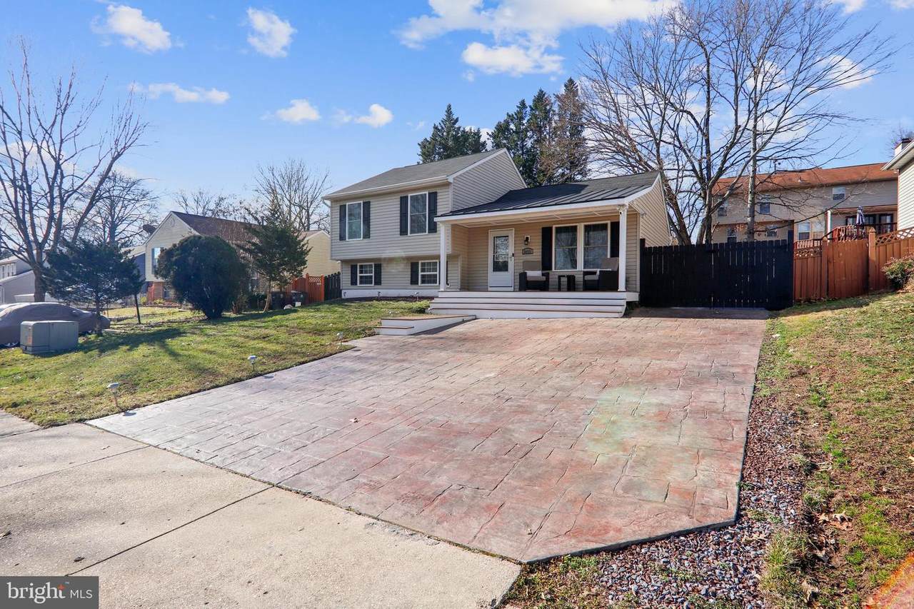 6416 Brays Street - Photo 1
