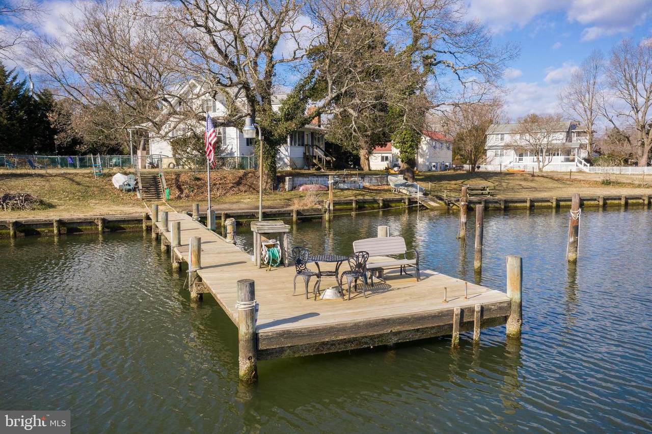 825 Waterview Avenue - Photo 1
