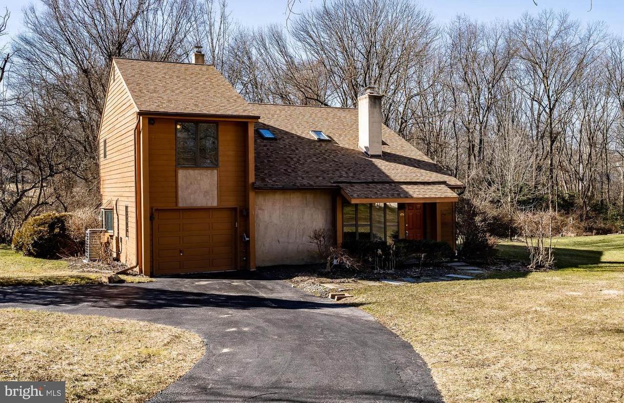 404 Banyon Lane - Photo 1