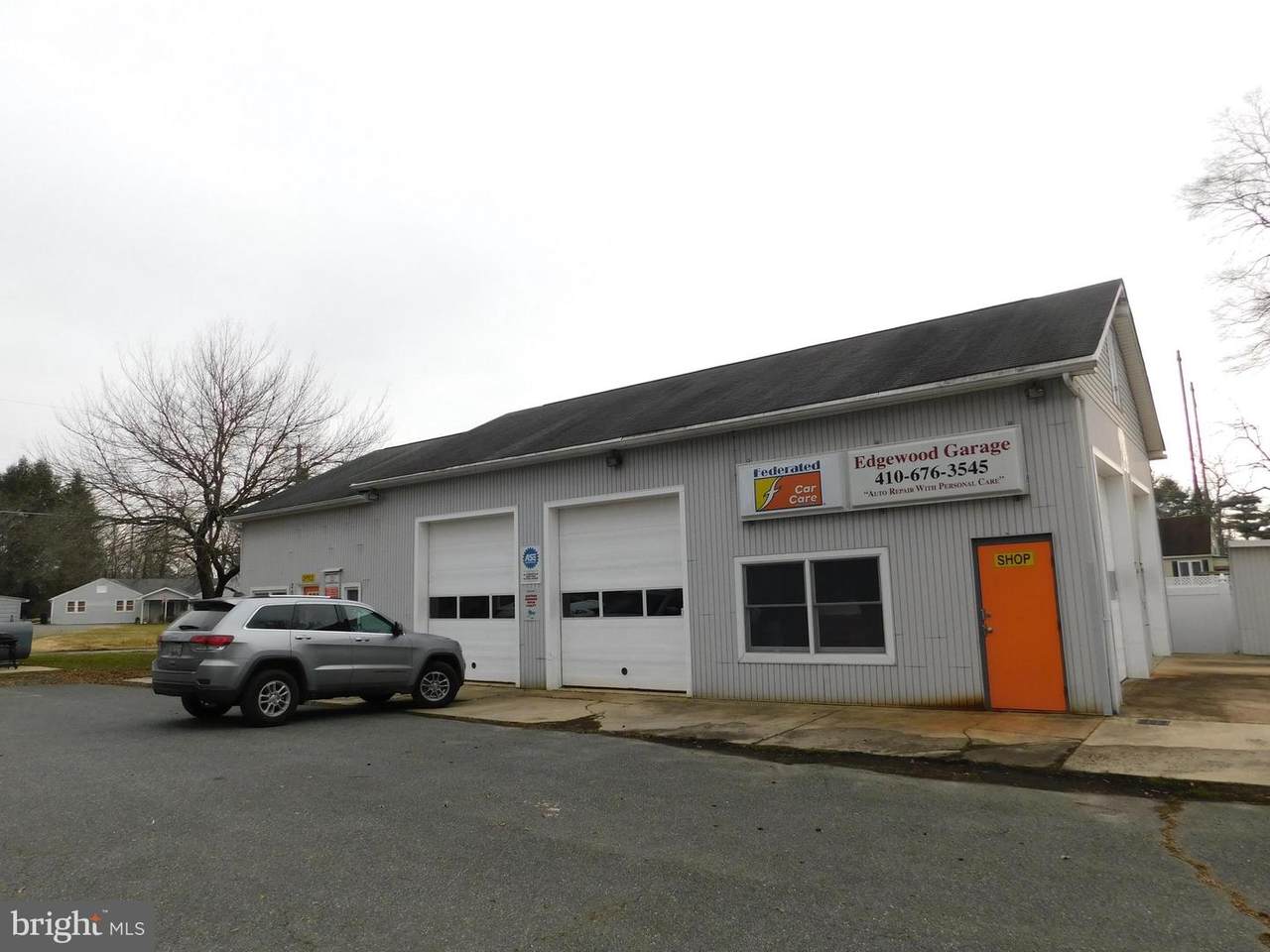 2019 Nuttal Avenue - Photo 1