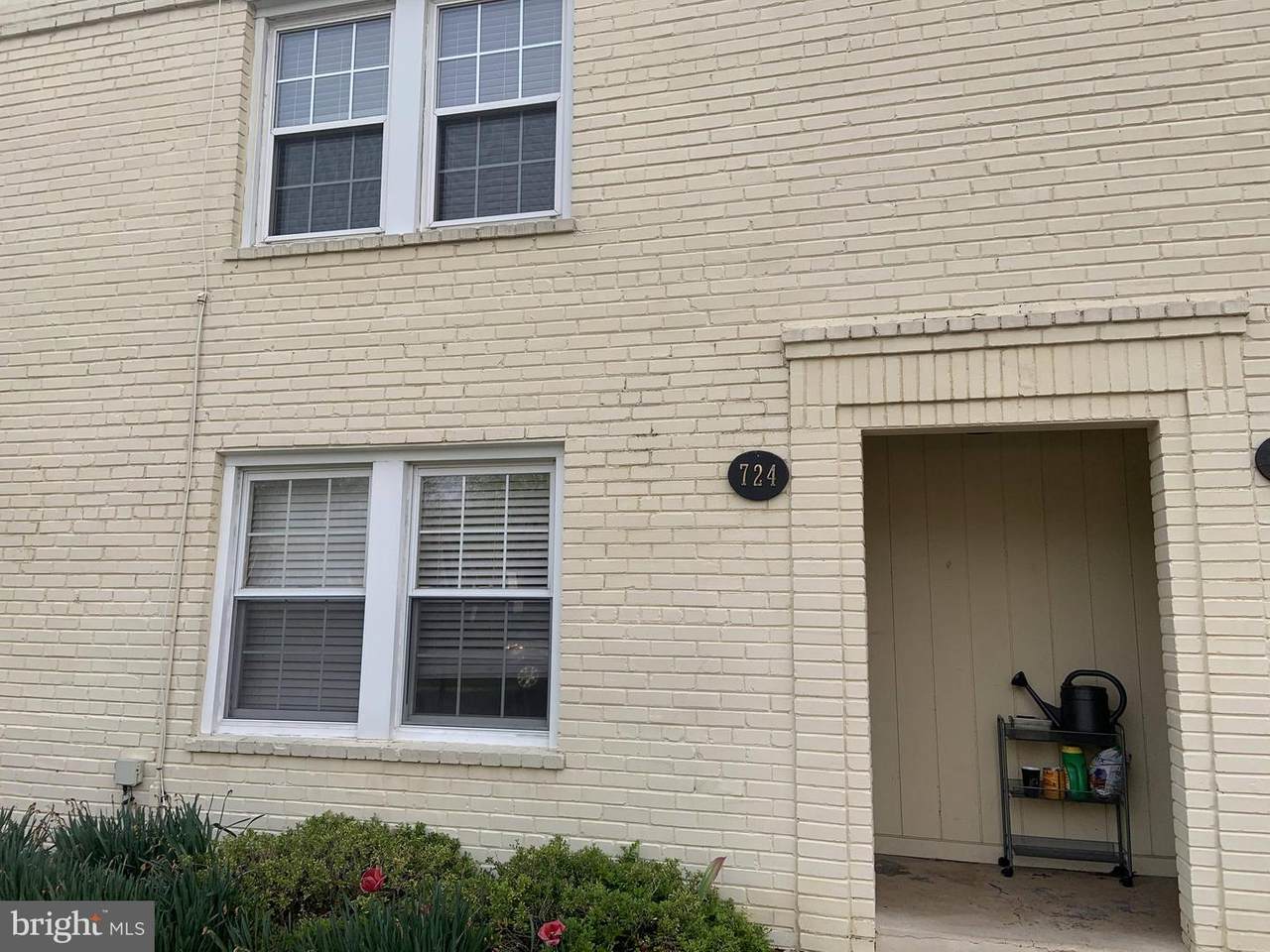 724 N. Oakland St. - Photo 1