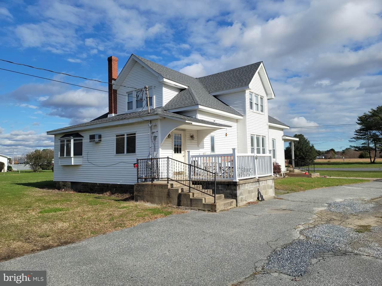 16622 Dupont Highway - Photo 1