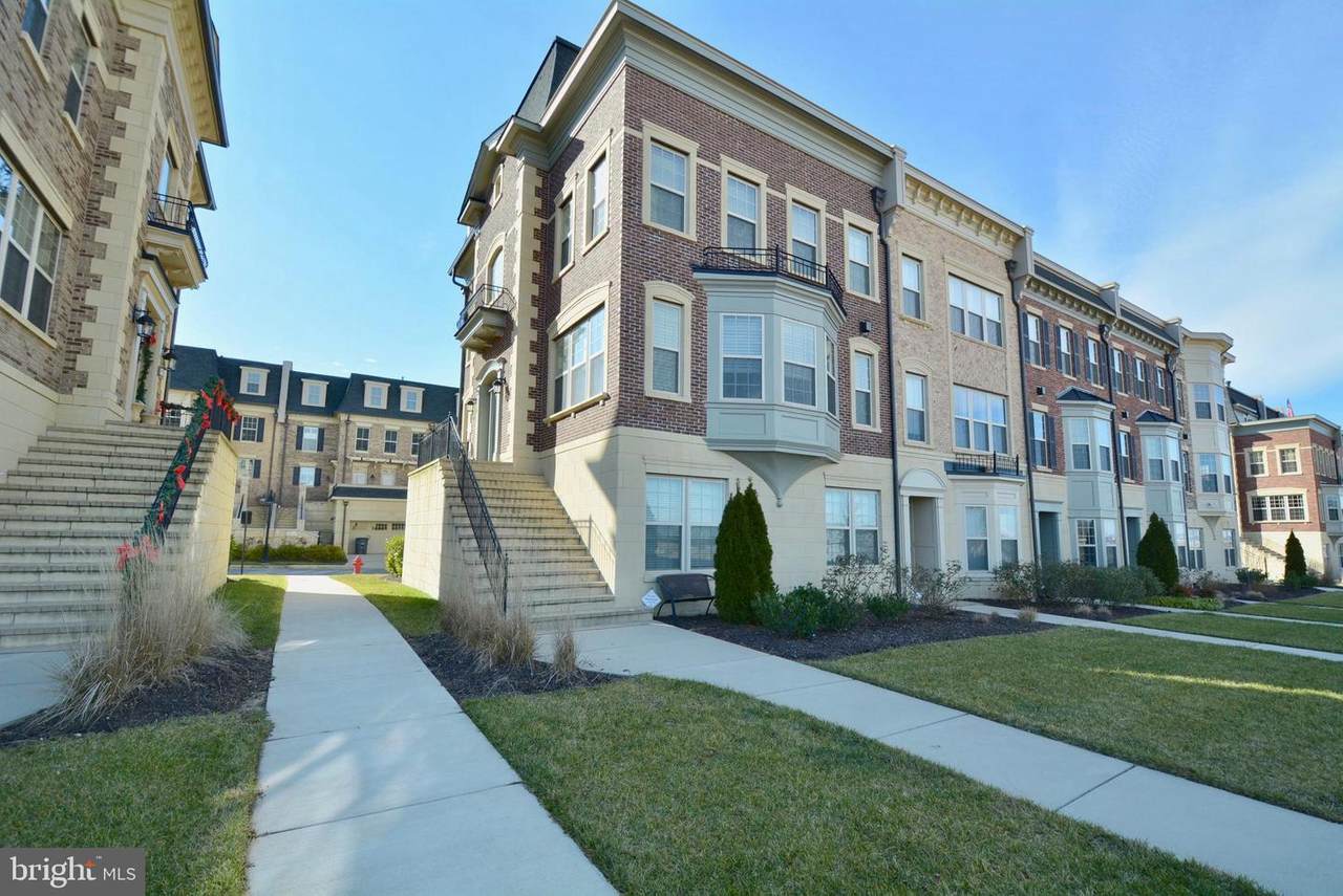 708 Fair Winds Way - Photo 1
