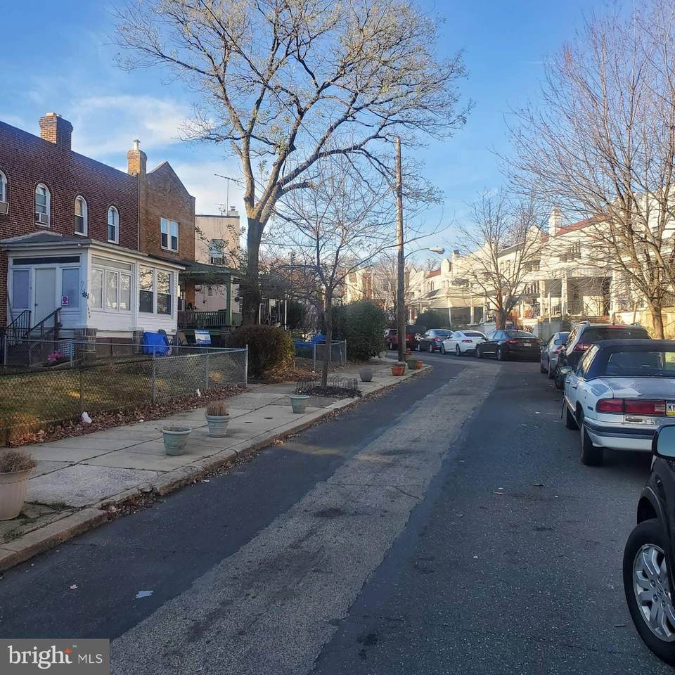 1031 Edgemore Road - Photo 1