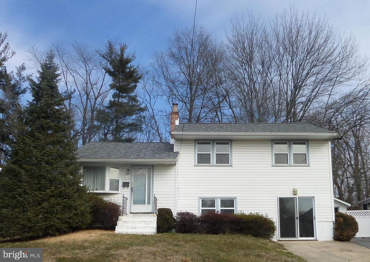 1319 Greenleaf Road - Photo 1