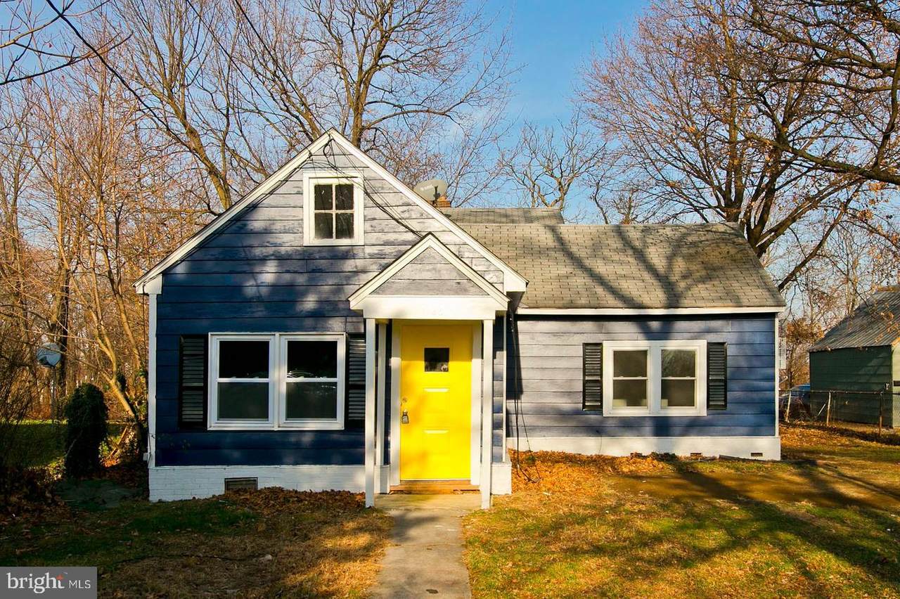 1126 Woodland Avenue - Photo 1