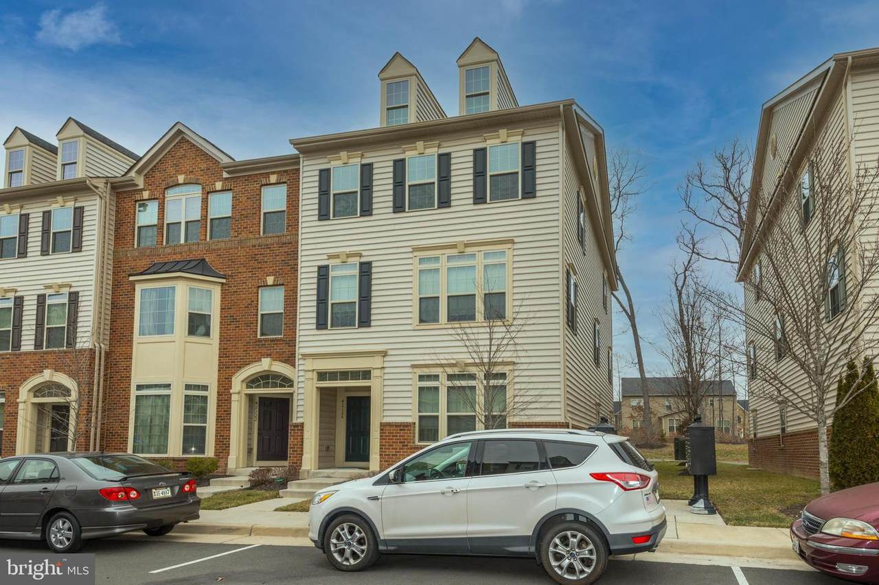 42126 Piebald Square - Photo 1