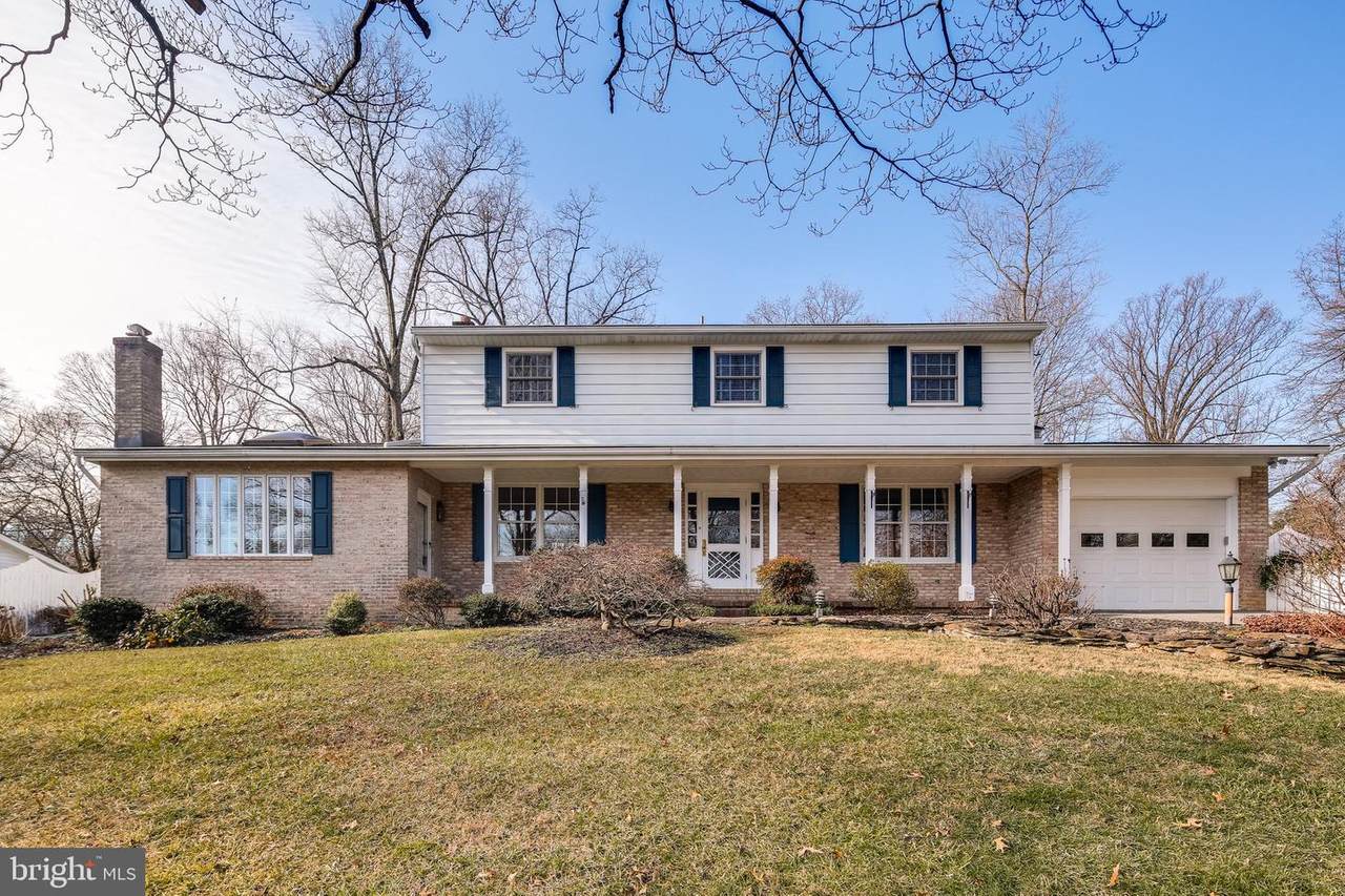 10033 Evergreen Avenue - Photo 1