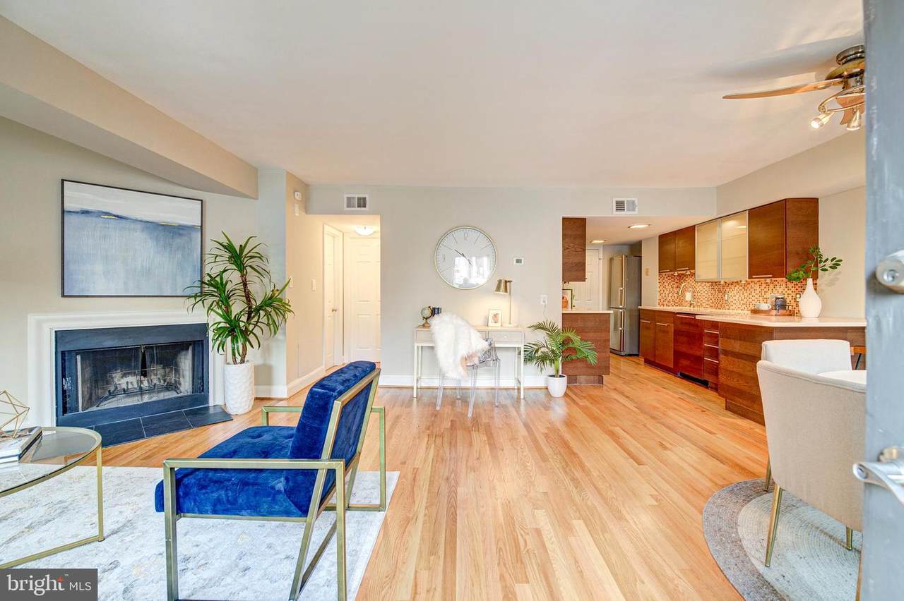 523 8TH Street - Photo 1