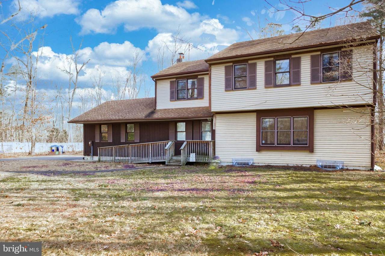 10 Washington Way - Photo 1