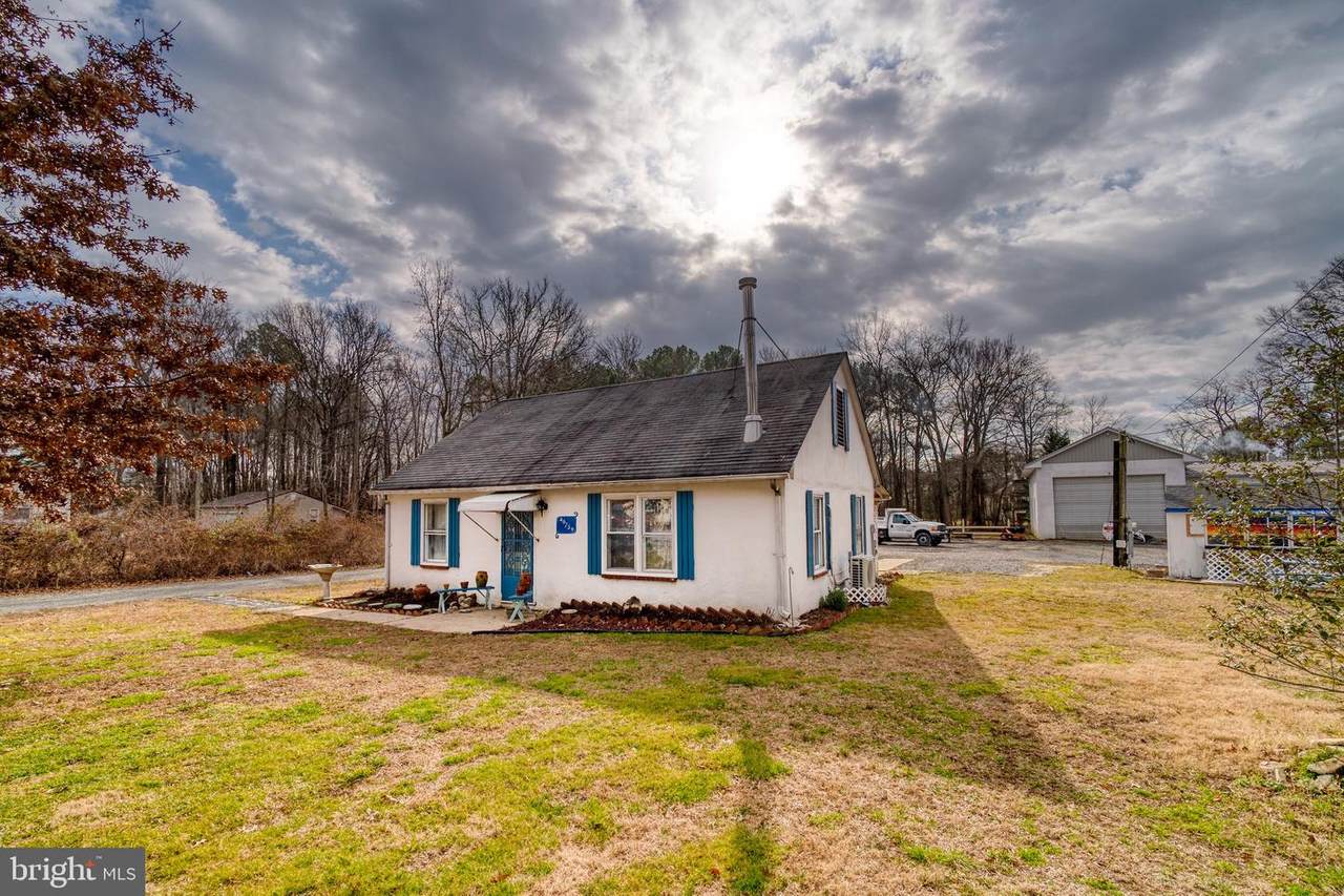 20759 Mercer Avenue - Photo 1