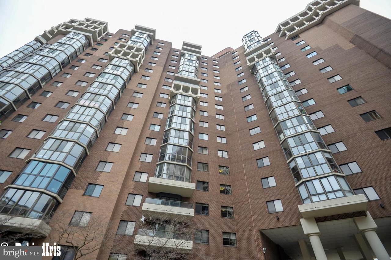 1600 Oak Street - Photo 1