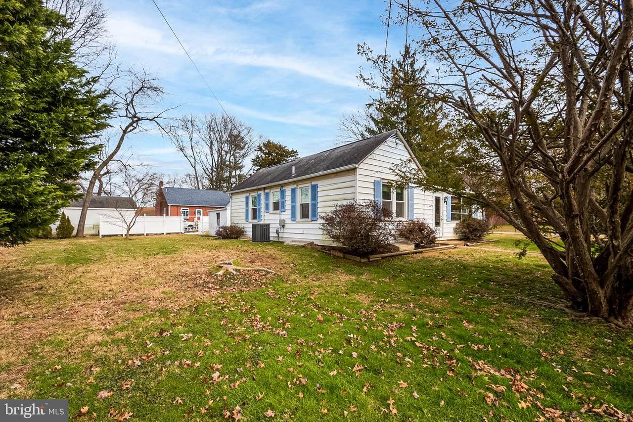 2109 Delaview Avenue - Photo 1