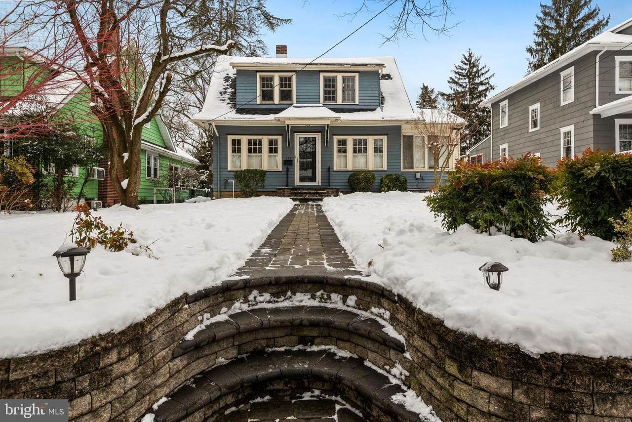 252 Hawthorne Avenue - Photo 1