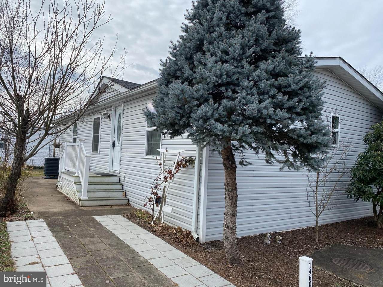 14607 Northwest Place - Photo 1