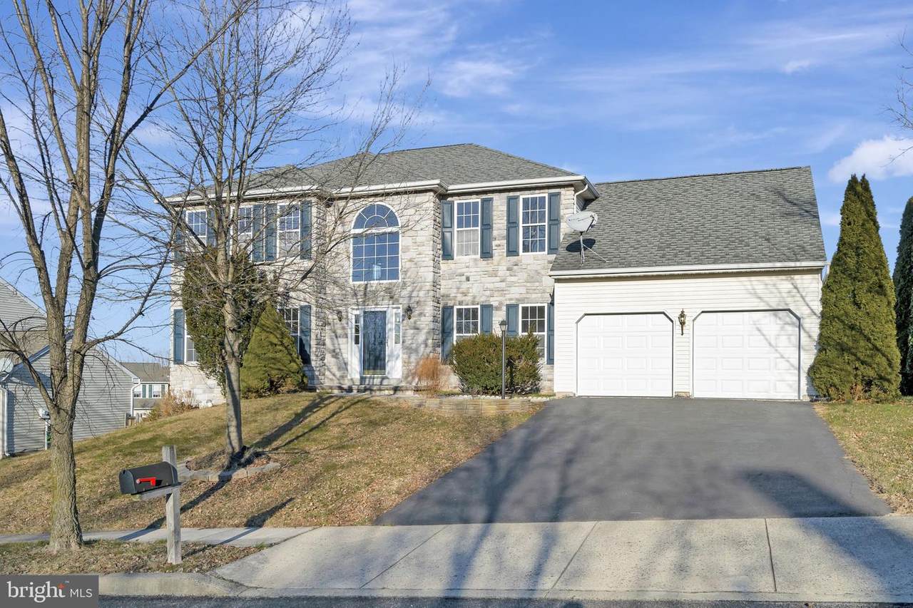 1103 Stratford Circle - Photo 1