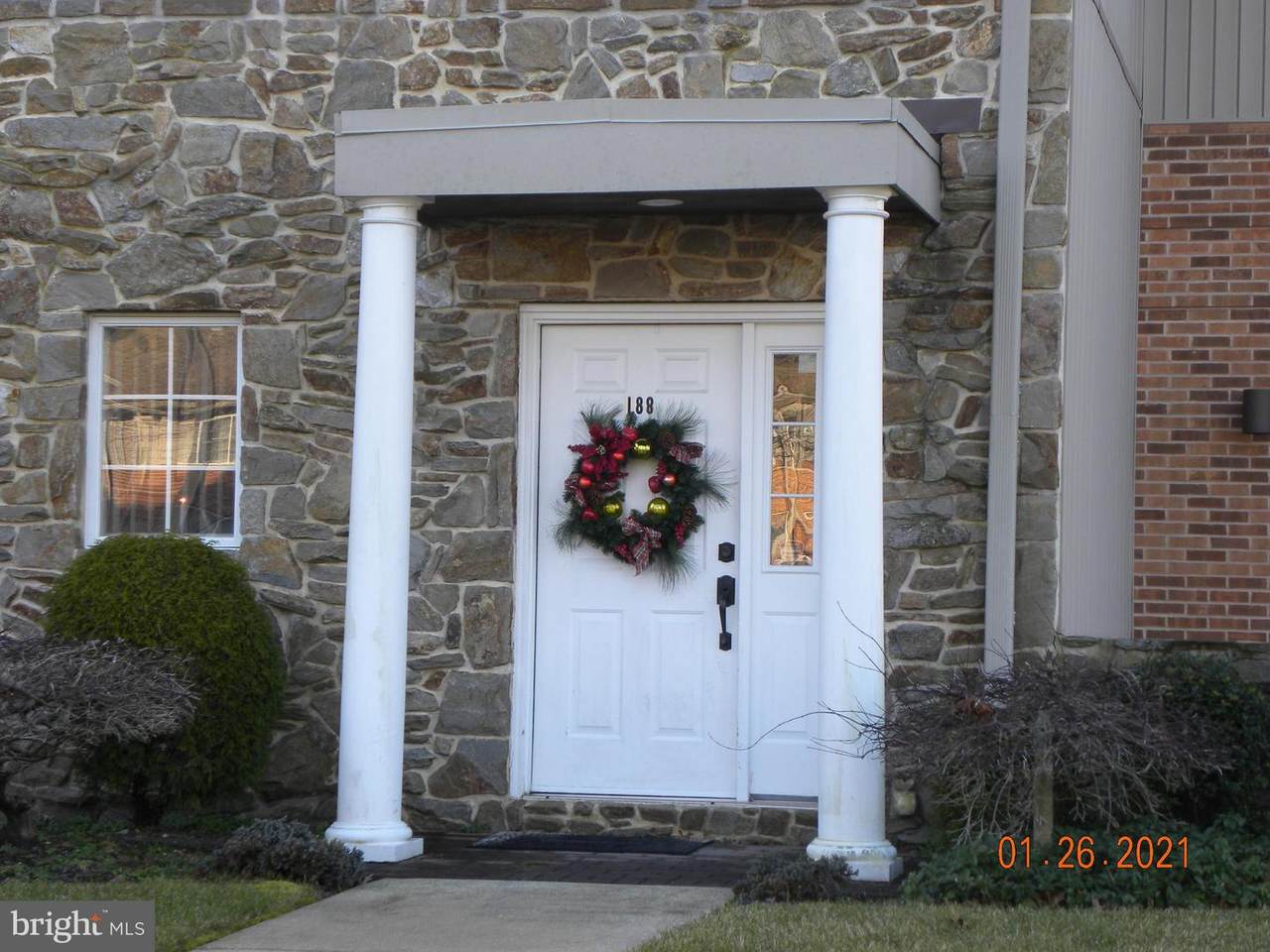 3001 Chestnut Avenue - Photo 1