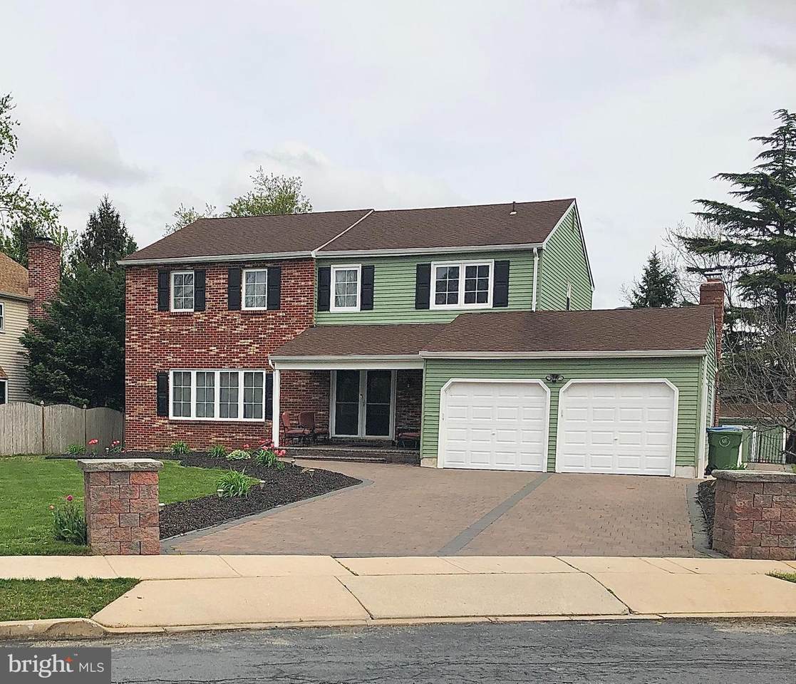 54 Lakeview Drive - Photo 1