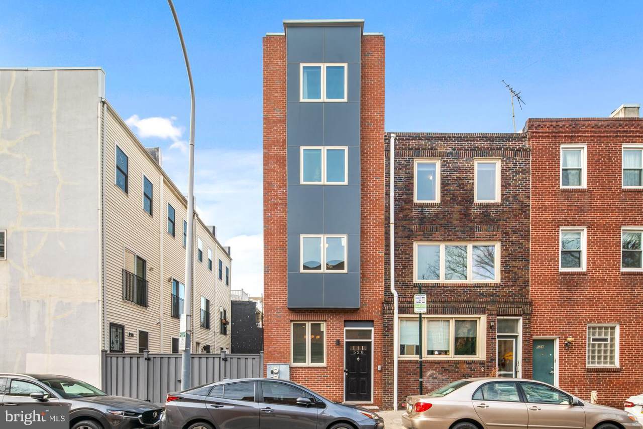 528 13TH Street - Photo 1