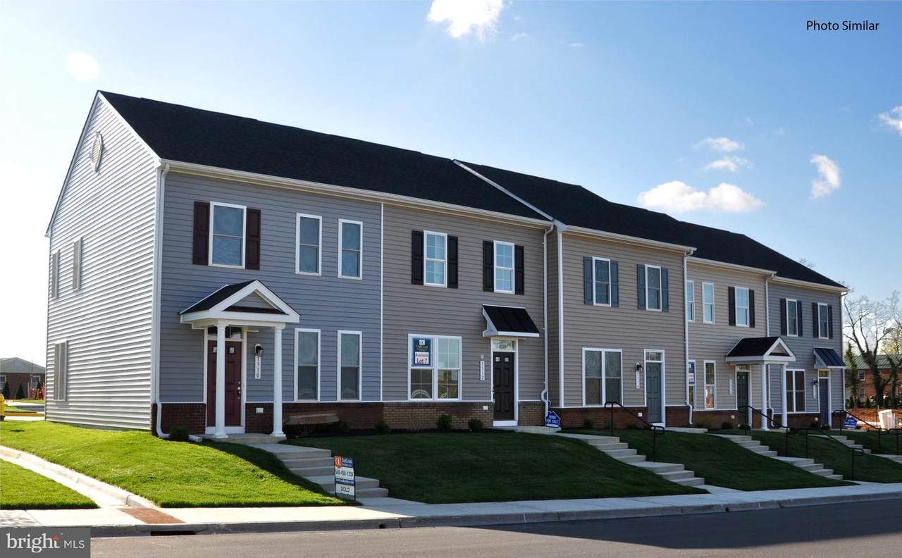 216 Brooks Circle - Photo 1