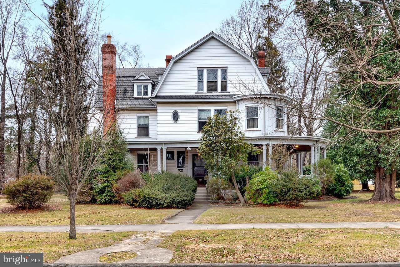 409-413 Lippincott Avenue - Photo 1