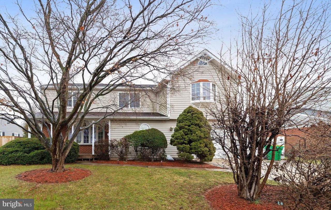 335 Roosevelt Avenue - Photo 1