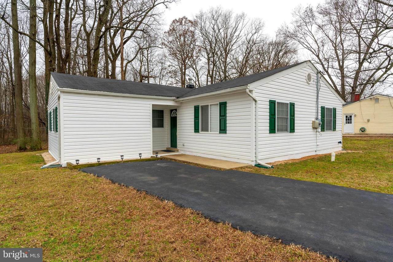 1327 Saxon Street - Photo 1