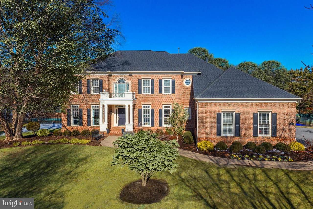 1407 Mayhurst Boulevard - Photo 1