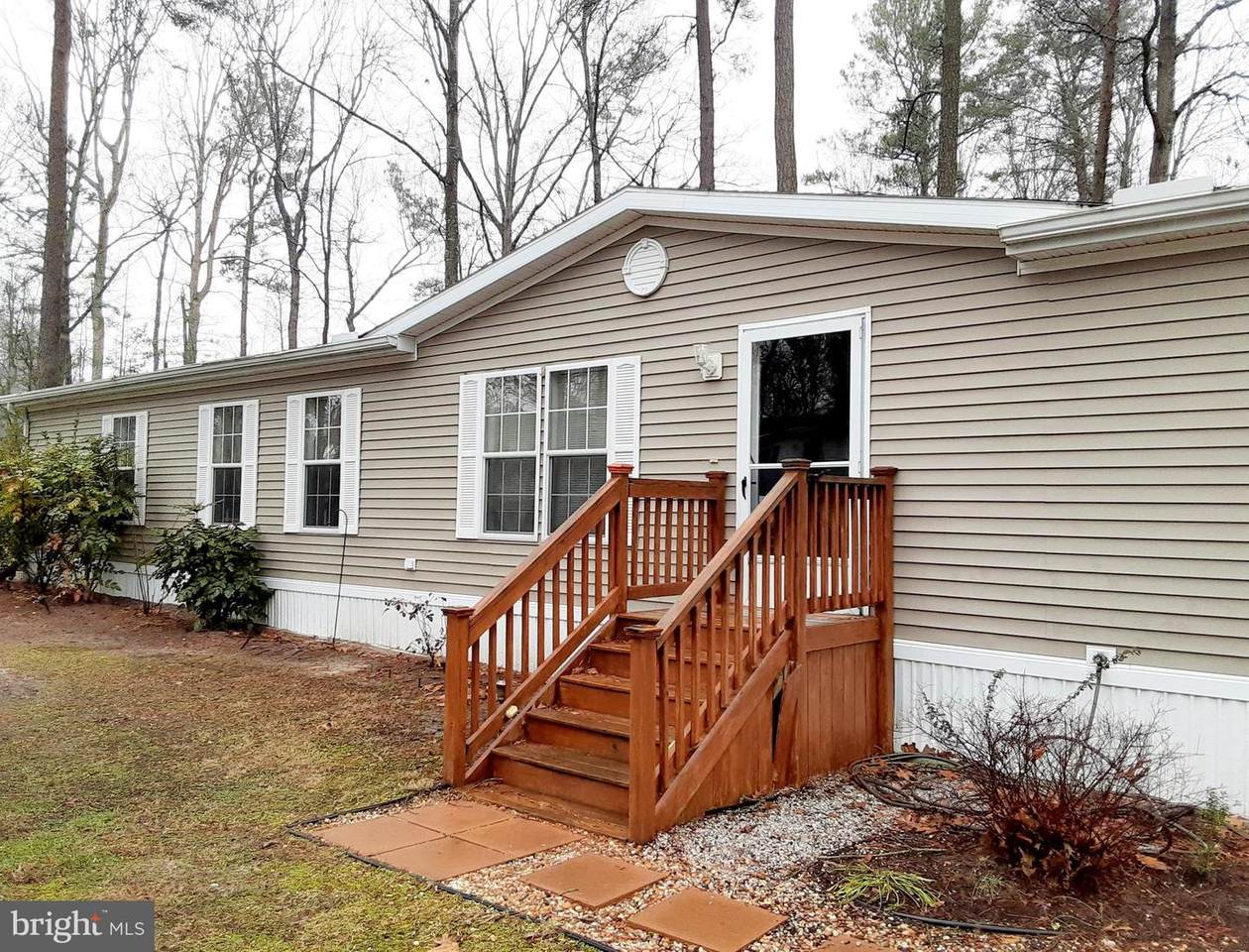 33430 Lakeshore Circle - Photo 1