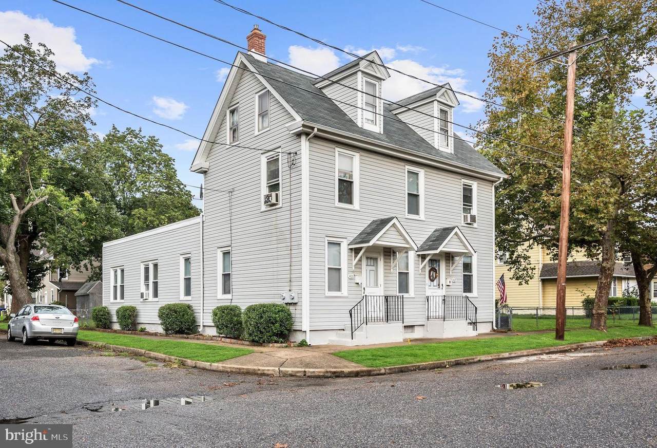 400-02 Ash Street - Photo 1