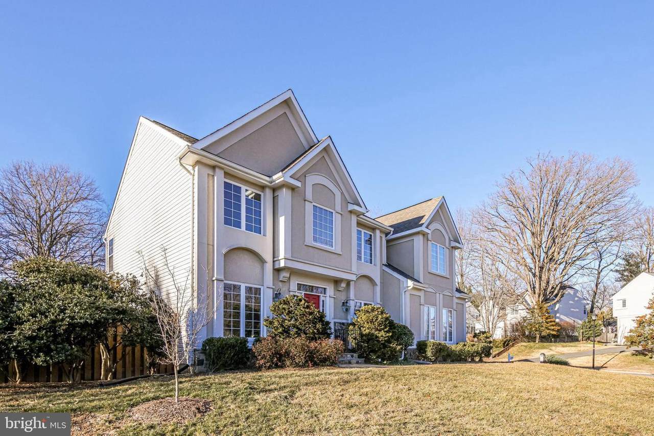 3360 Roundtree Estates Court - Photo 1