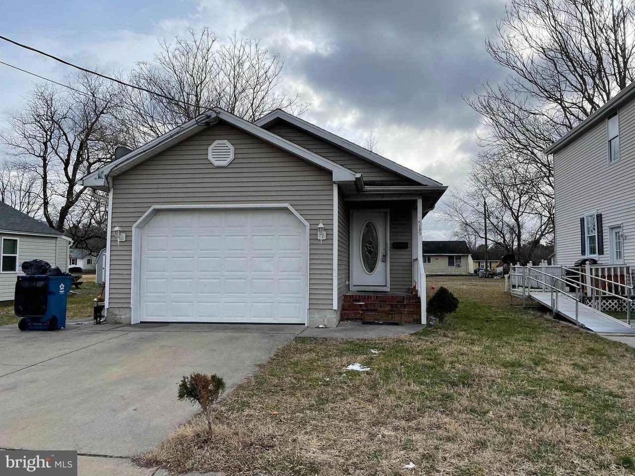 519 Center Street - Photo 1