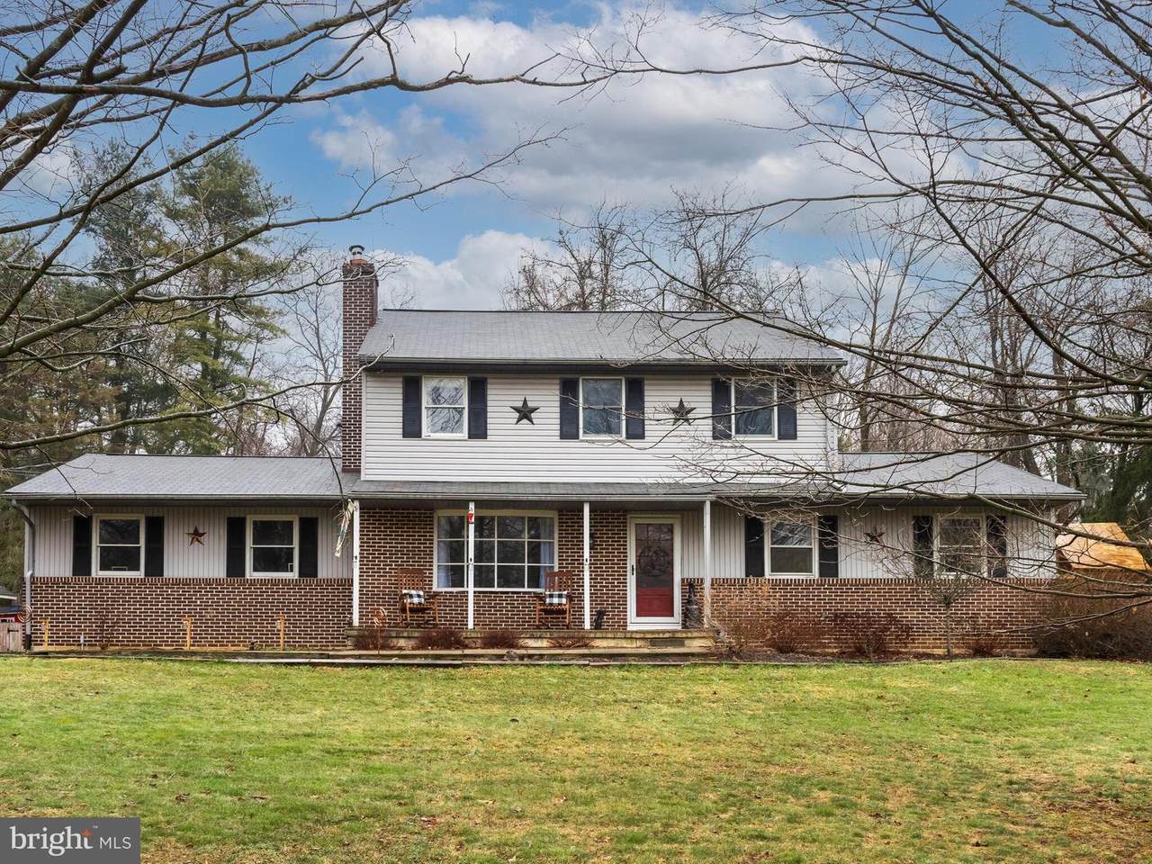 255 Warwick Road - Photo 1