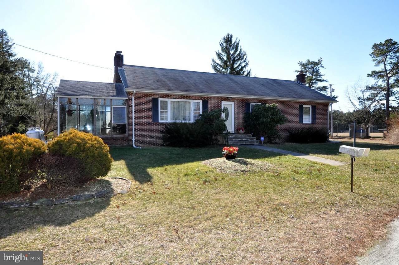 2 3RD Avenue - Photo 1