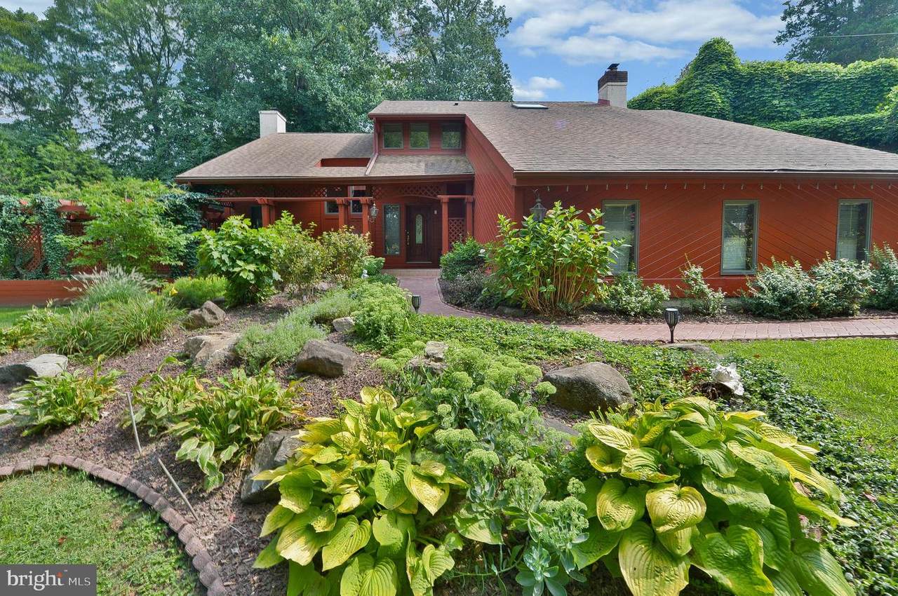 1325 Woodbine Avenue - Photo 1