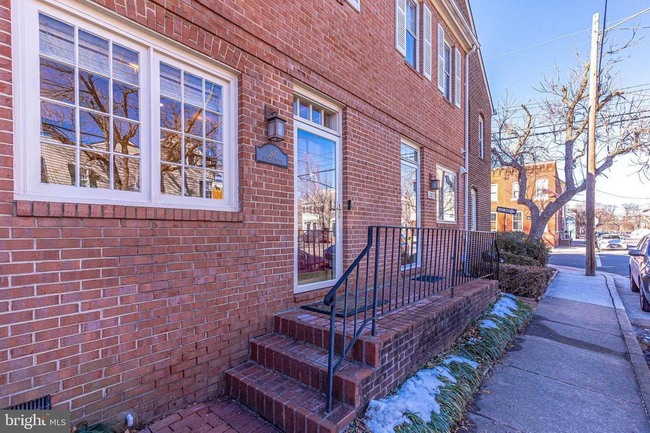 205 Payne Street - Photo 1