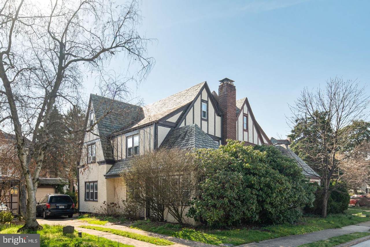 18 Gladstone Road - Photo 1