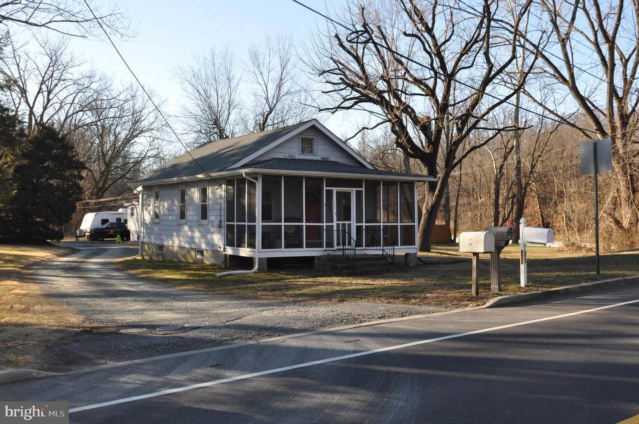 369 Burlington Street - Photo 1