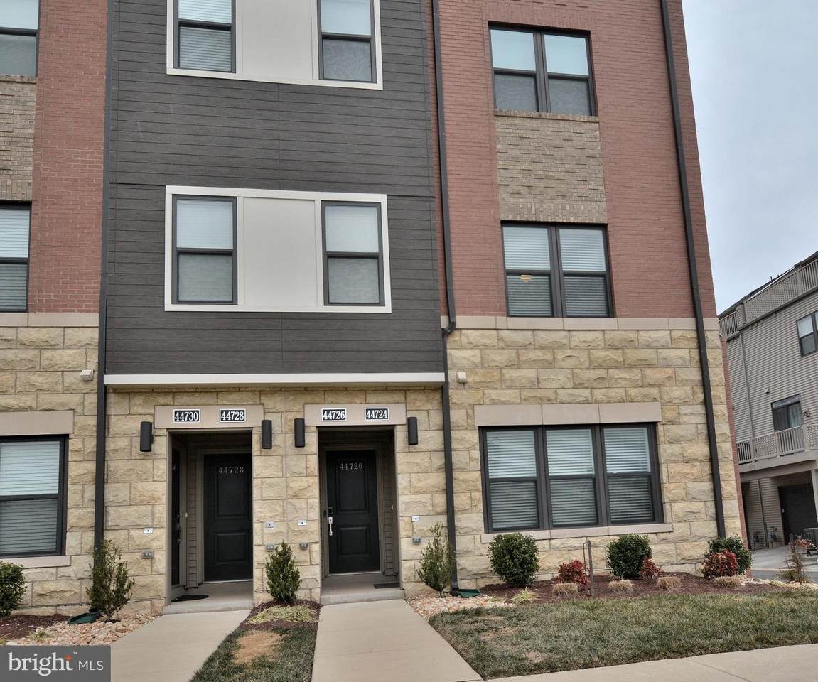 44724 Tiverton Square - Photo 1