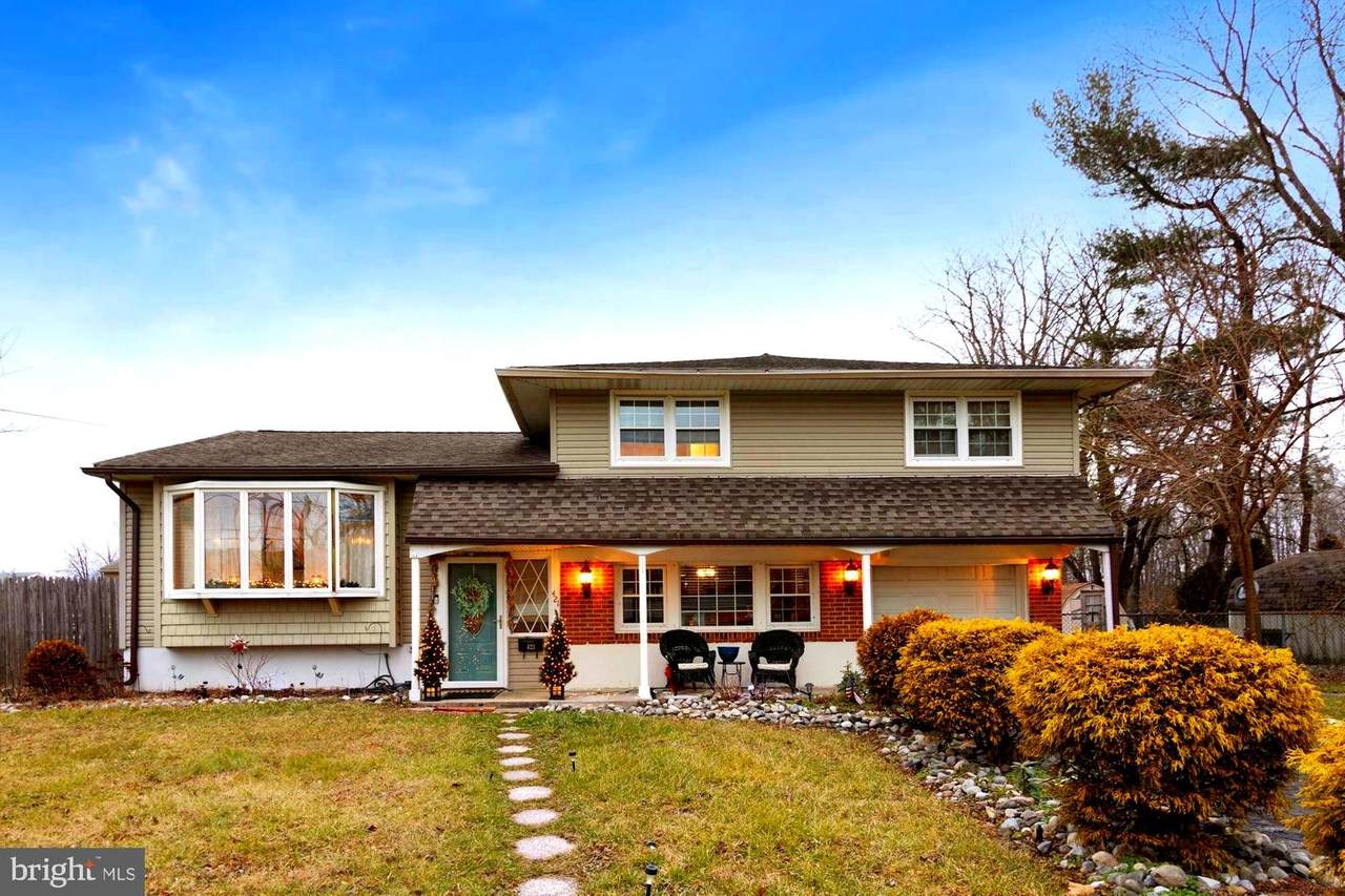 421 Dearborne Avenue - Photo 1