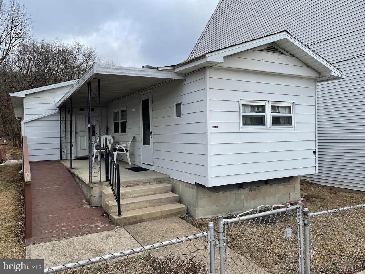 1205 Race Street - Photo 1