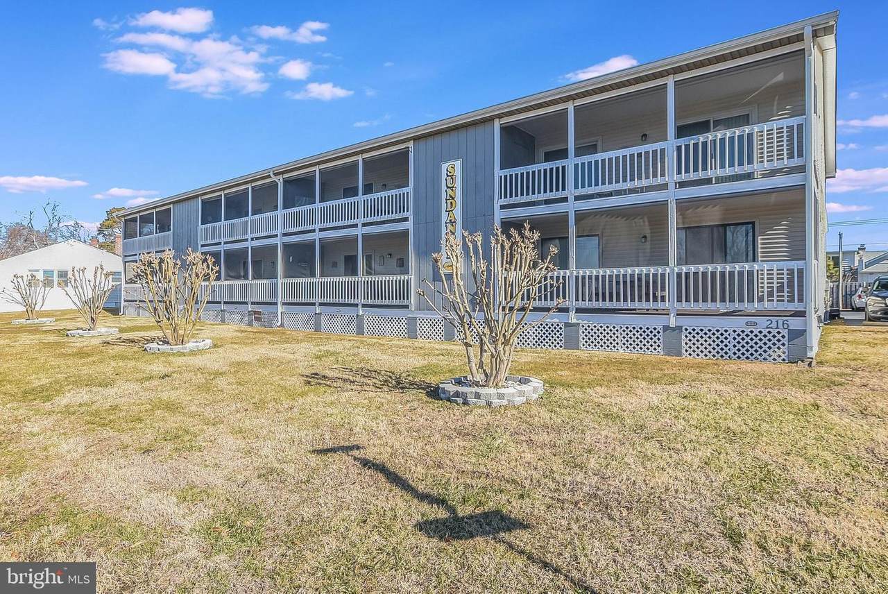 216 Monroe Bay Avenue - Photo 1