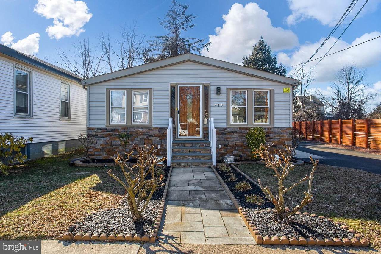 213 Parkinson Avenue - Photo 1